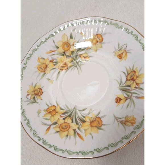 VNTG Queen’s March Daffodil Saucer White Fine Bone China Yellow Floral Dainty - Picture 9 of 15